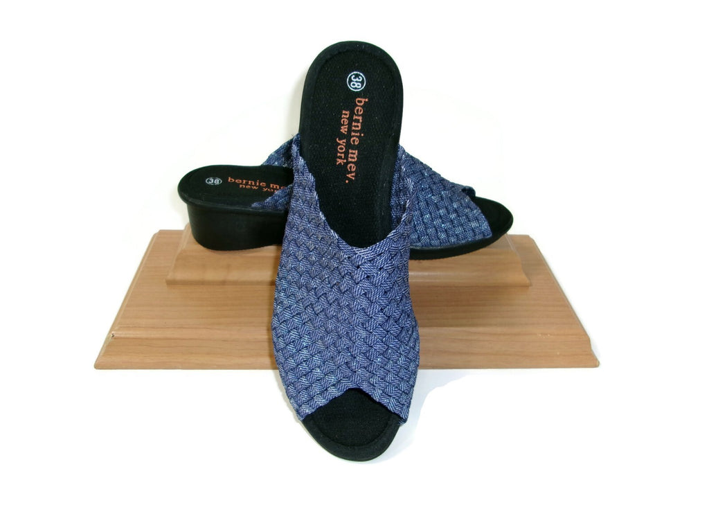 Bernie Mev Womens Shoes size 7 US EU 38 Elastic Blue Woven Slip Ons Comfy