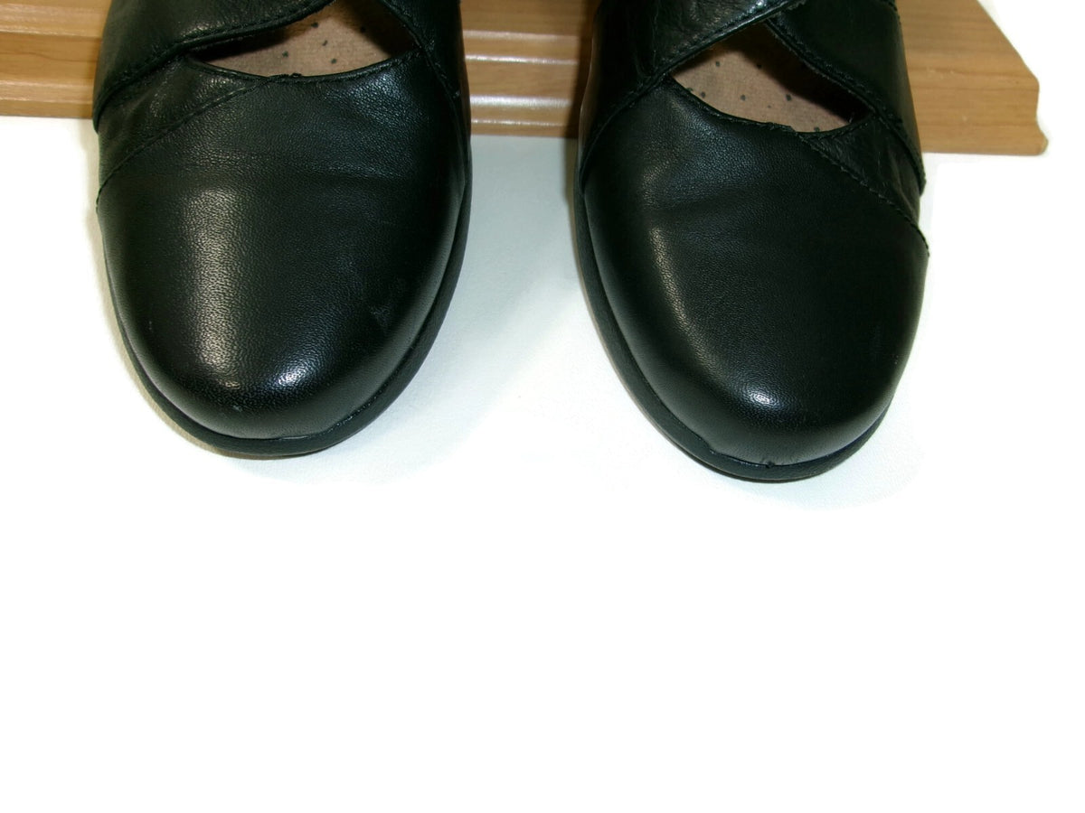 Clarks Collection Womens Black Leather Shoes Size 9.5 M Slip On Comfort Flats