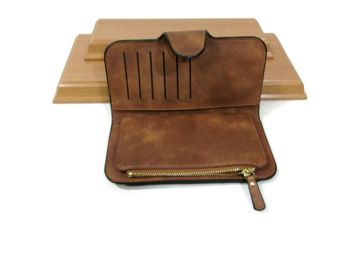 Cluci Womens Tan Wallet Blocking RFD Design Trifold Card Holder Clutch