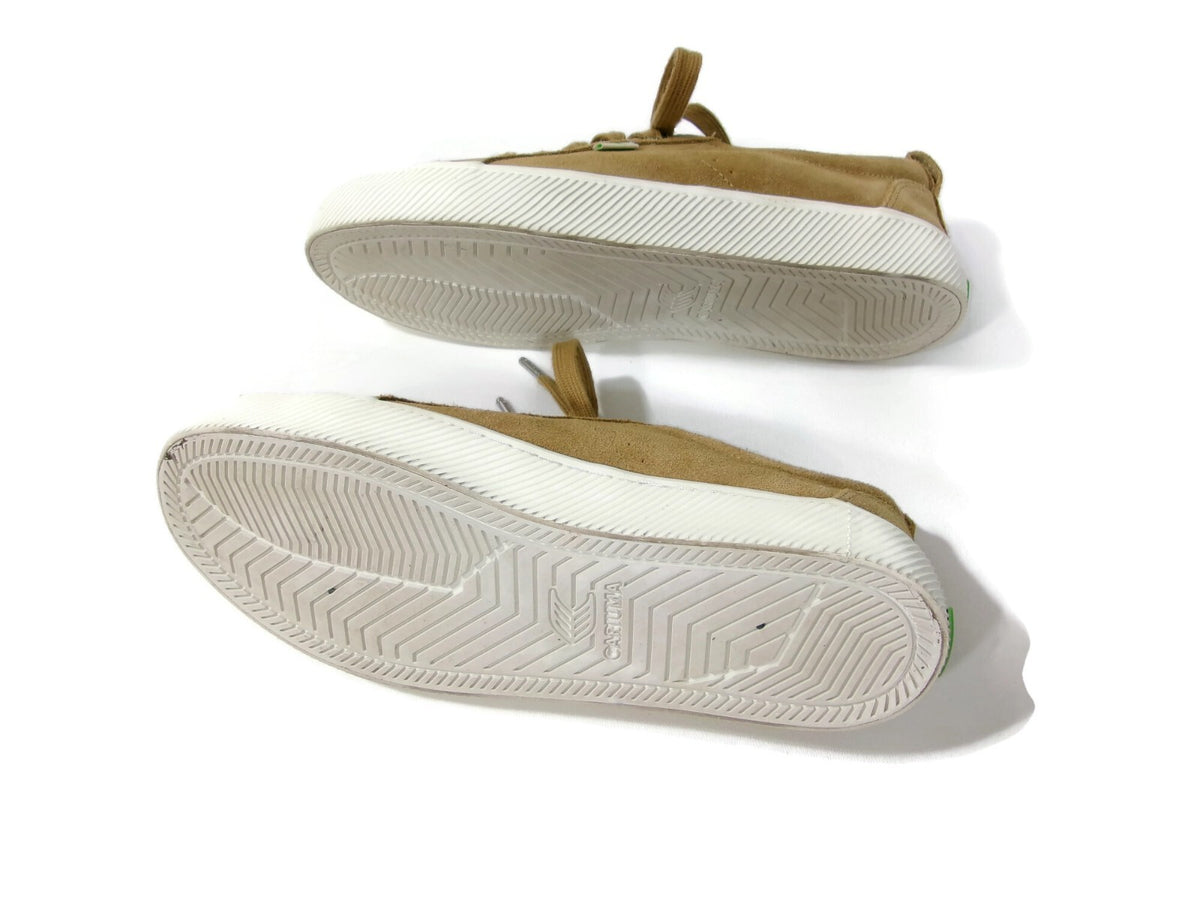 Cariuma Oca Womens Low Camel Tan Suede Sneakers Shoes Size 8 Stylish Comfort