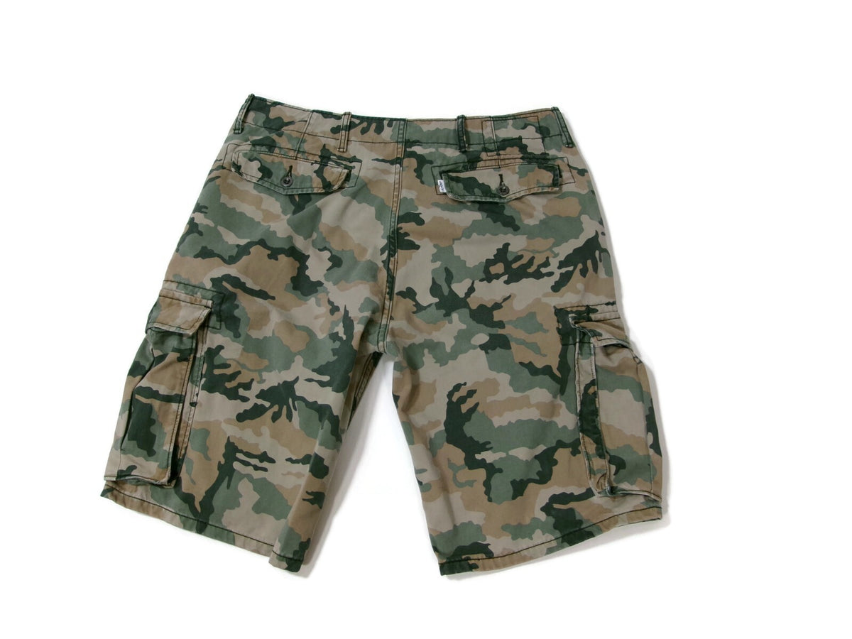 Mens Levi's Cargo Shorts Size 32 Camouflage Army Green  Khaki Multi Pockets