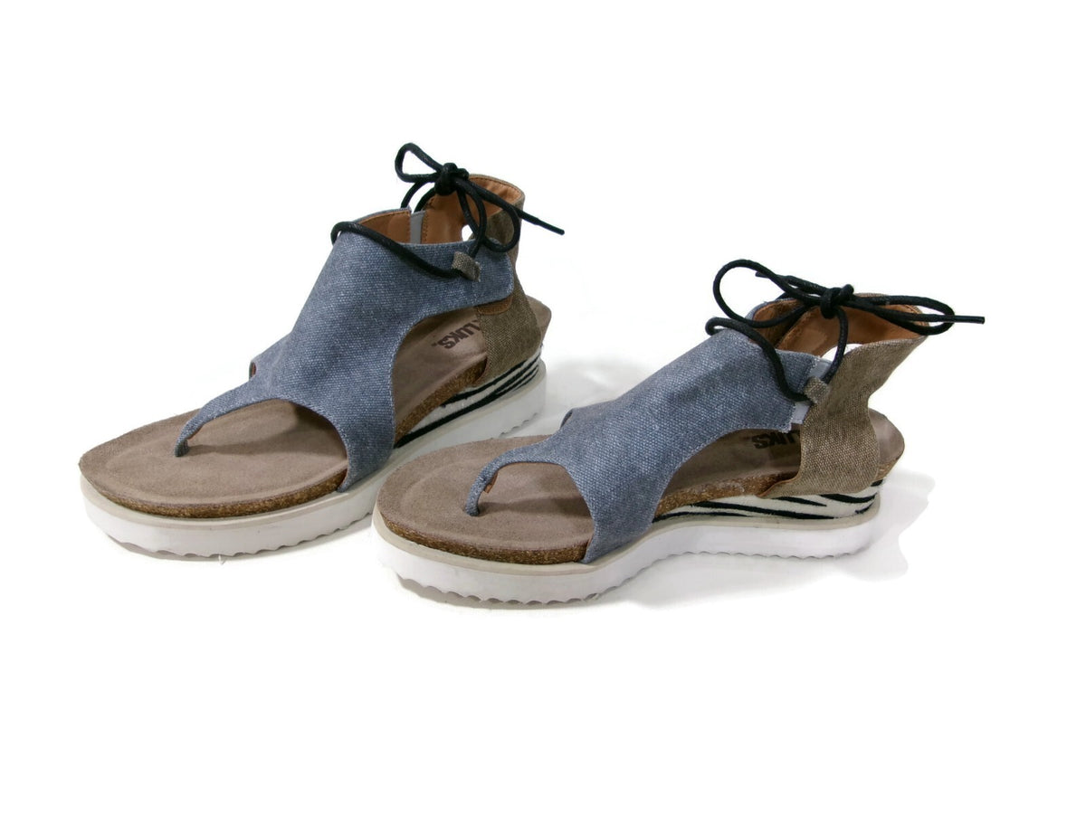 Muk Luks Womens Sandals Shoes Size 8 Light Denin Khaki Canvas Zebra Side Design