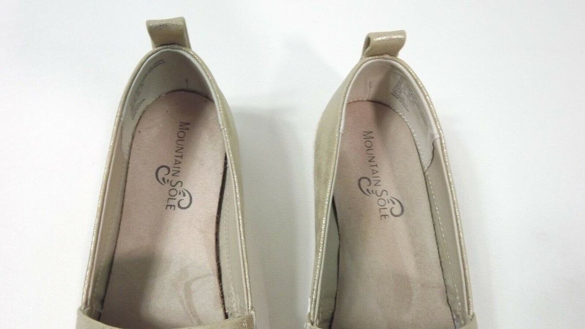 MOUNTAIN SOLE Womens Comfy stylish Distressed GOLD Flats Shoes Size 8 M 8M