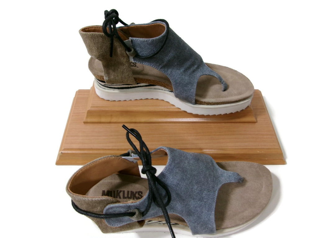 Muk Luks Womens Sandals Shoes Size 8 Light Denin Khaki Canvas Zebra Side Design