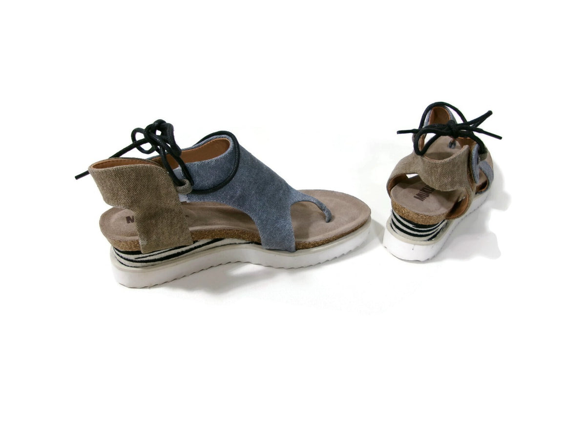 Muk Luks Womens Sandals Shoes Size 8 Light Denin Khaki Canvas Zebra Side Design
