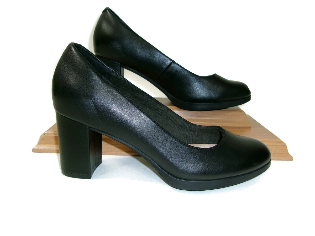 Clarks Collection Womens Black Leather Shoes Size 8.5 M Slip On High Heel Pumps