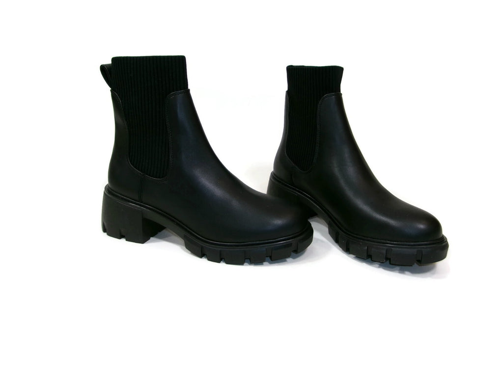 Womens STEVE MADDEN  Chunky Black Sock Boots Shoes Hayle  Ankle Slip ON Size 8.5