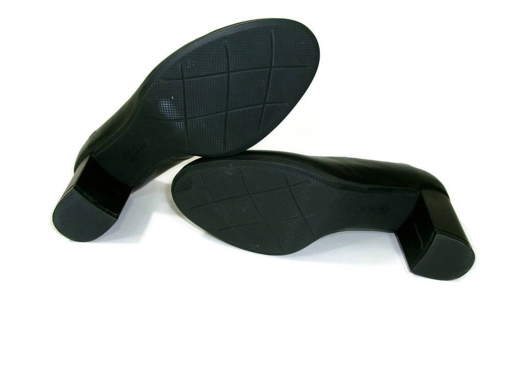 Clarks Collection Womens Black Leather Shoes Size 8.5 M Slip On High Heel Pumps