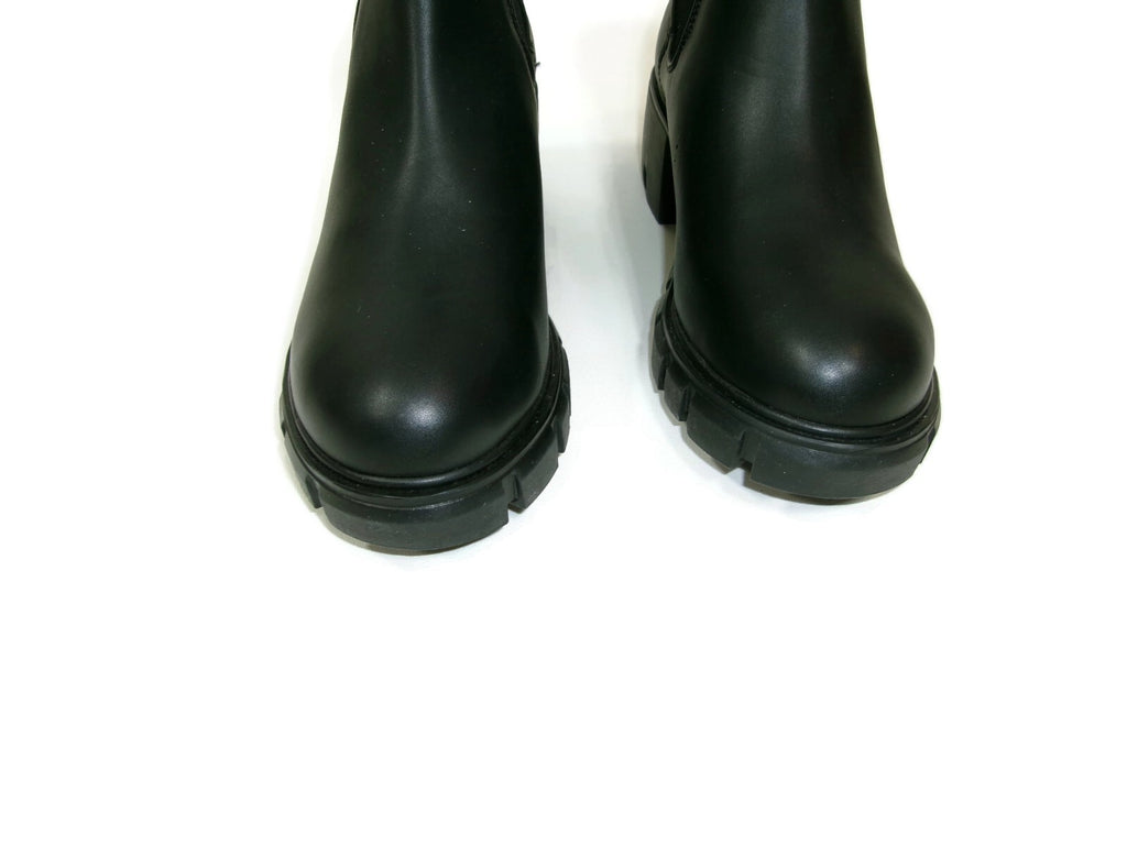 Womens STEVE MADDEN  Chunky Black Sock Boots Shoes Hayle  Ankle Slip ON Size 8.5