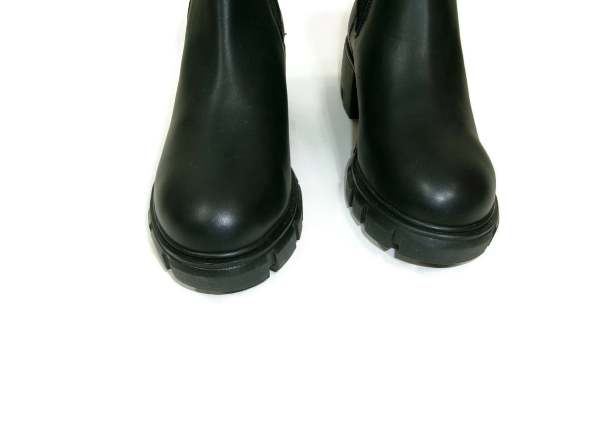 Womens STEVE MADDEN  Chunky Black Sock Boots Shoes Hayle  Ankle Slip ON Size 8.5