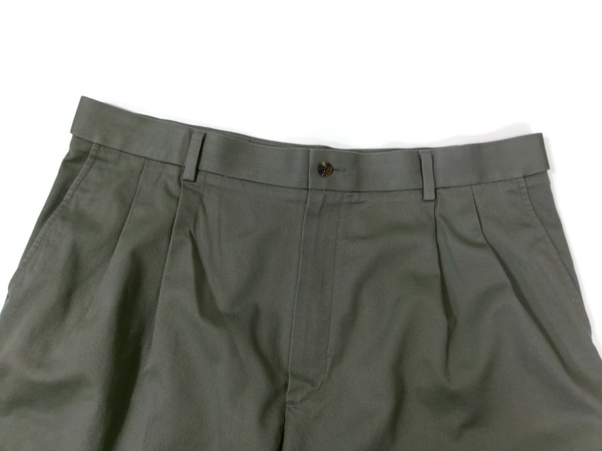 ROUND TREE & YORK Easy Care Mens Olive Green Khaki Chino Shorts Size 40