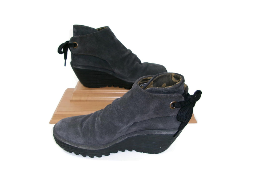 Fly London Yebi Ruched Gray Suede Leather Ankle Boots Booties Size US  8-8.5 39
