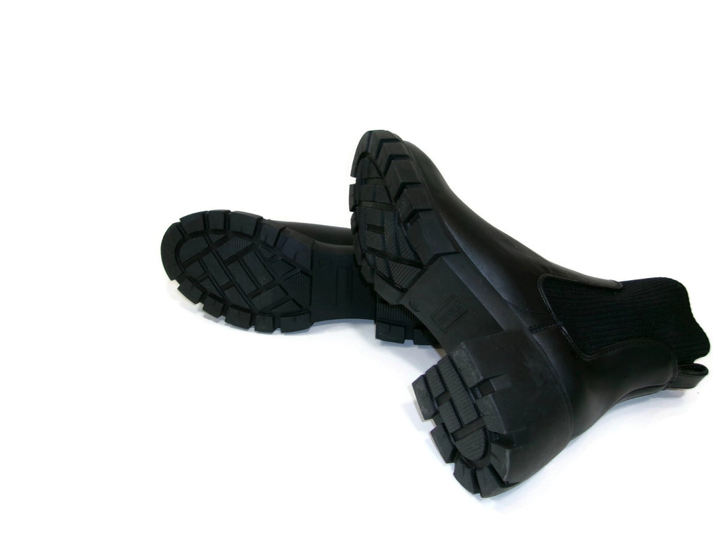 Womens STEVE MADDEN  Chunky Black Sock Boots Shoes Hayle  Ankle Slip ON Size 8.5