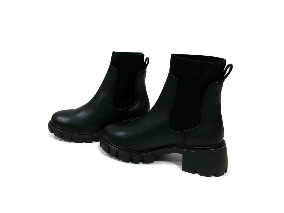Womens STEVE MADDEN  Chunky Black Sock Boots Shoes Hayle  Ankle Slip ON Size 8.5
