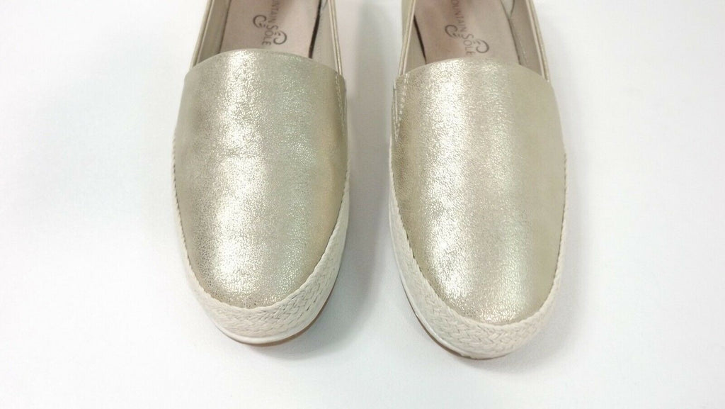 MOUNTAIN SOLE Womens Comfy stylish Distressed GOLD Flats Shoes Size 8 M 8M