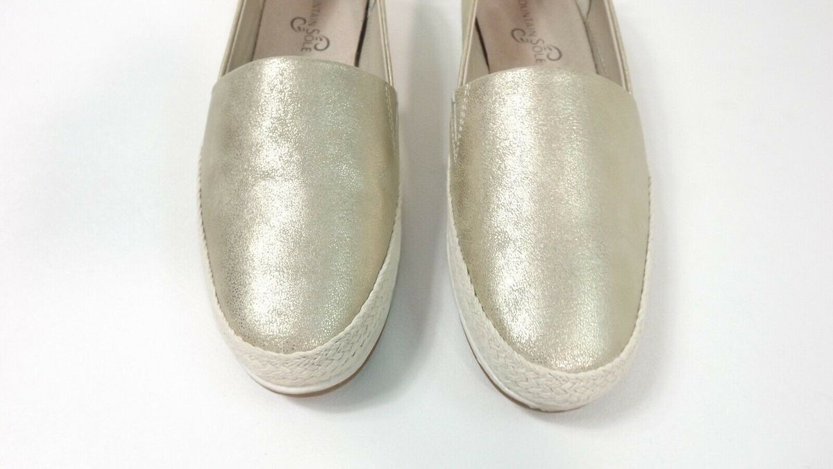 MOUNTAIN SOLE Womens Comfy stylish Distressed GOLD Flats Shoes Size 8 M 8M