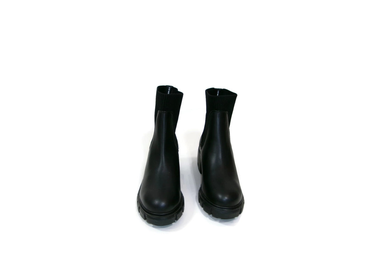 Womens STEVE MADDEN  Chunky Black Sock Boots Shoes Hayle  Ankle Slip ON Size 8.5