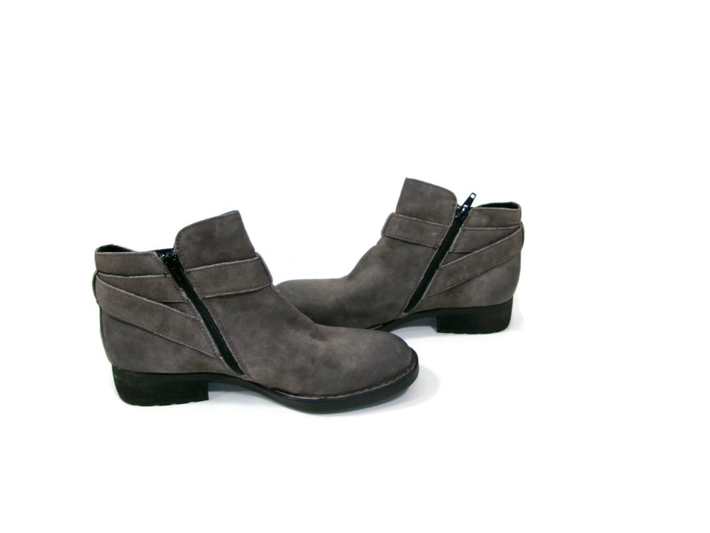 Womens BORN Gray Leather Distressed Short Ankle Boots Shoes Size 7 M Side Zip