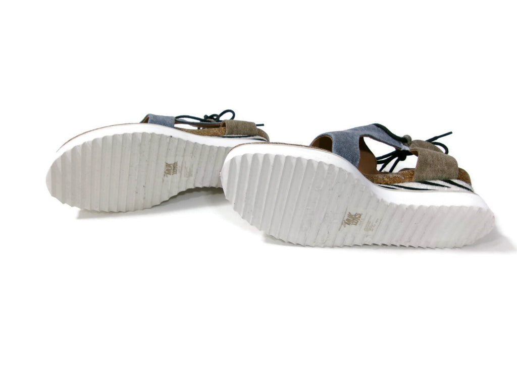 Muk Luks Womens Sandals Shoes Size 8 Light Denin Khaki Canvas Zebra Side Design