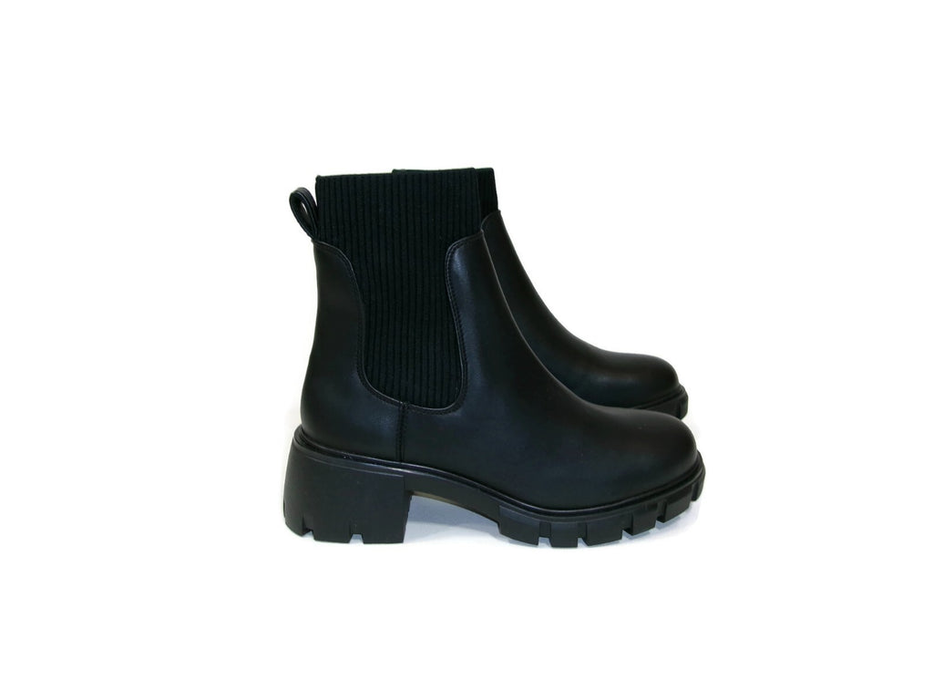 Womens STEVE MADDEN  Chunky Black Sock Boots Shoes Hayle  Ankle Slip ON Size 8.5