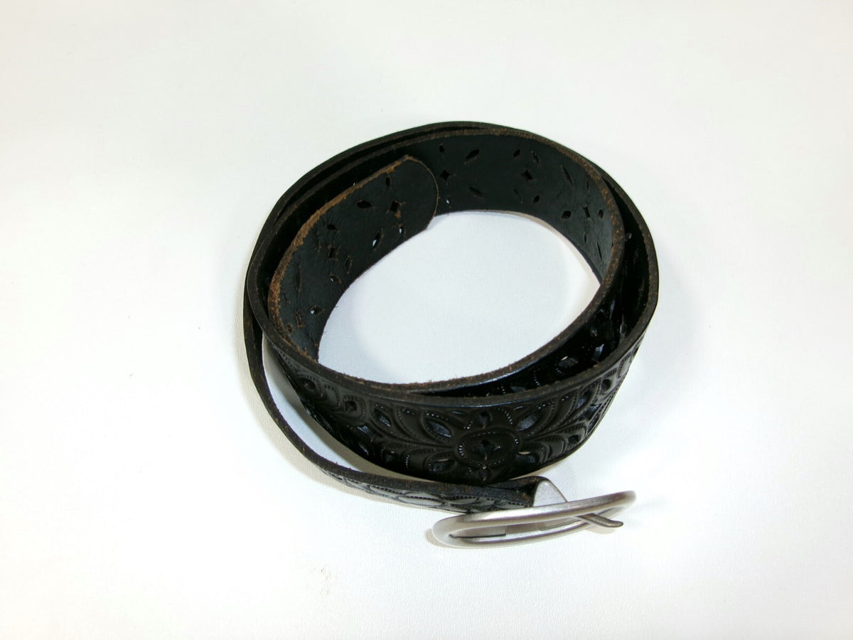 Womens BLACK Scroll Intricate Cut Design Distressed Belt Size M  Medium