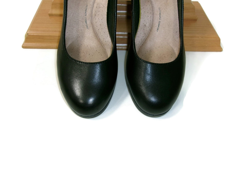 Clarks Collection Womens Black Leather Shoes Size 8.5 M Slip On High Heel Pumps