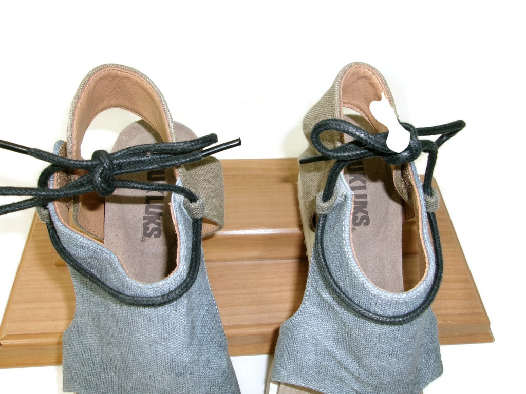 Muk Luks Womens Sandals Shoes Size 8 Light Denin Khaki Canvas Zebra Side Design