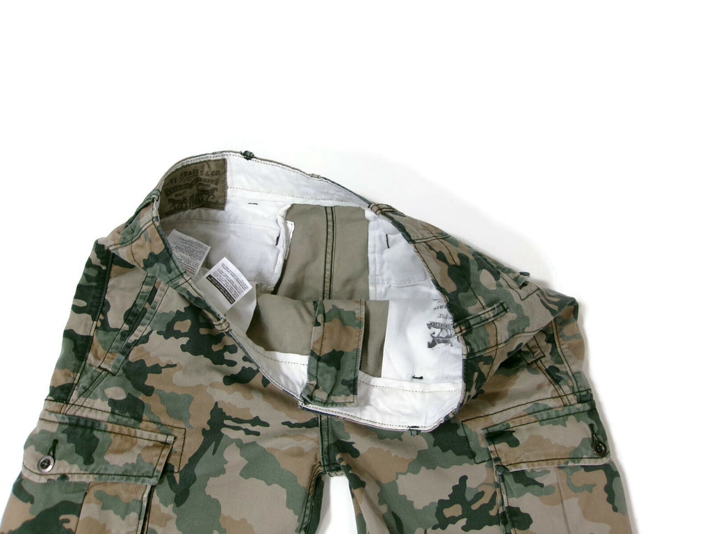 Mens Levi's Cargo Shorts Size 32 Camouflage Army Green  Khaki Multi Pockets