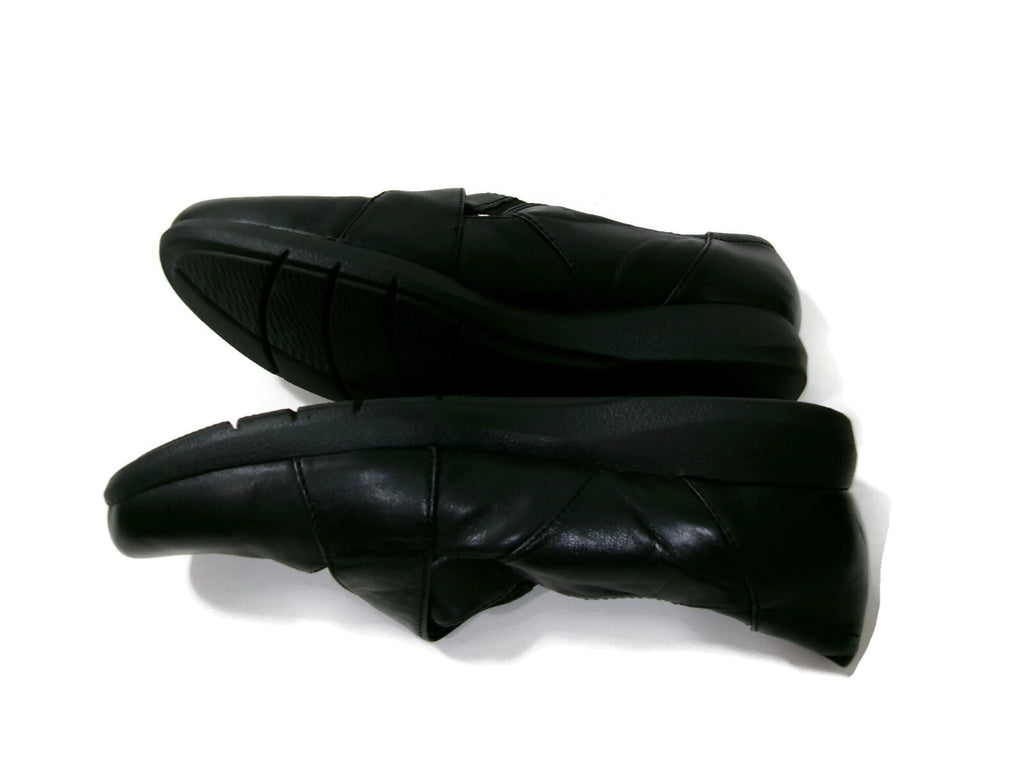 Clarks Collection Womens Black Leather Shoes Size 9.5 M Slip On Comfort Flats