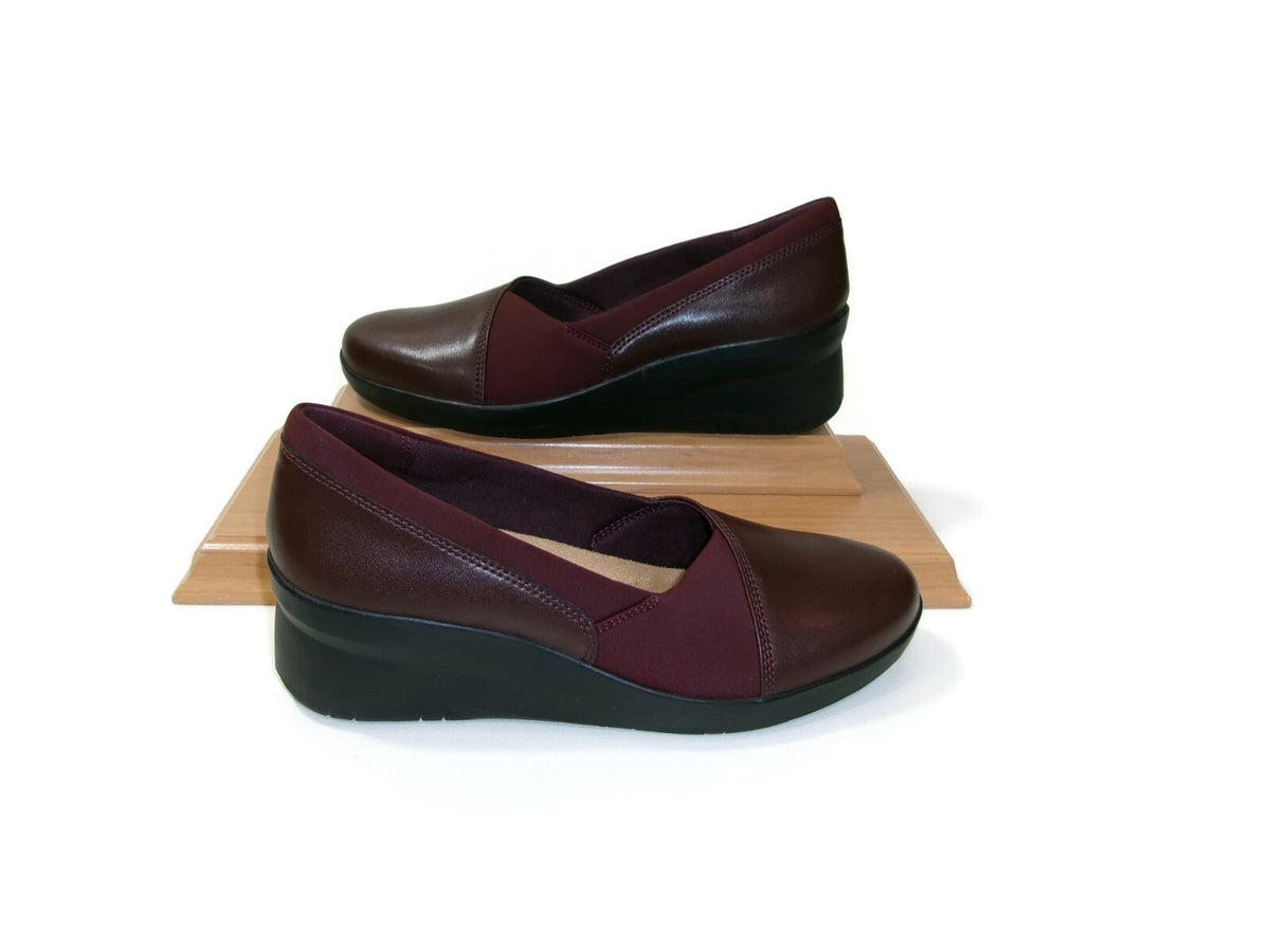 Clarks Suttyn Womens Wedge Heel Shoes  Burgundy Leather Slip On Comfort Size 8 M