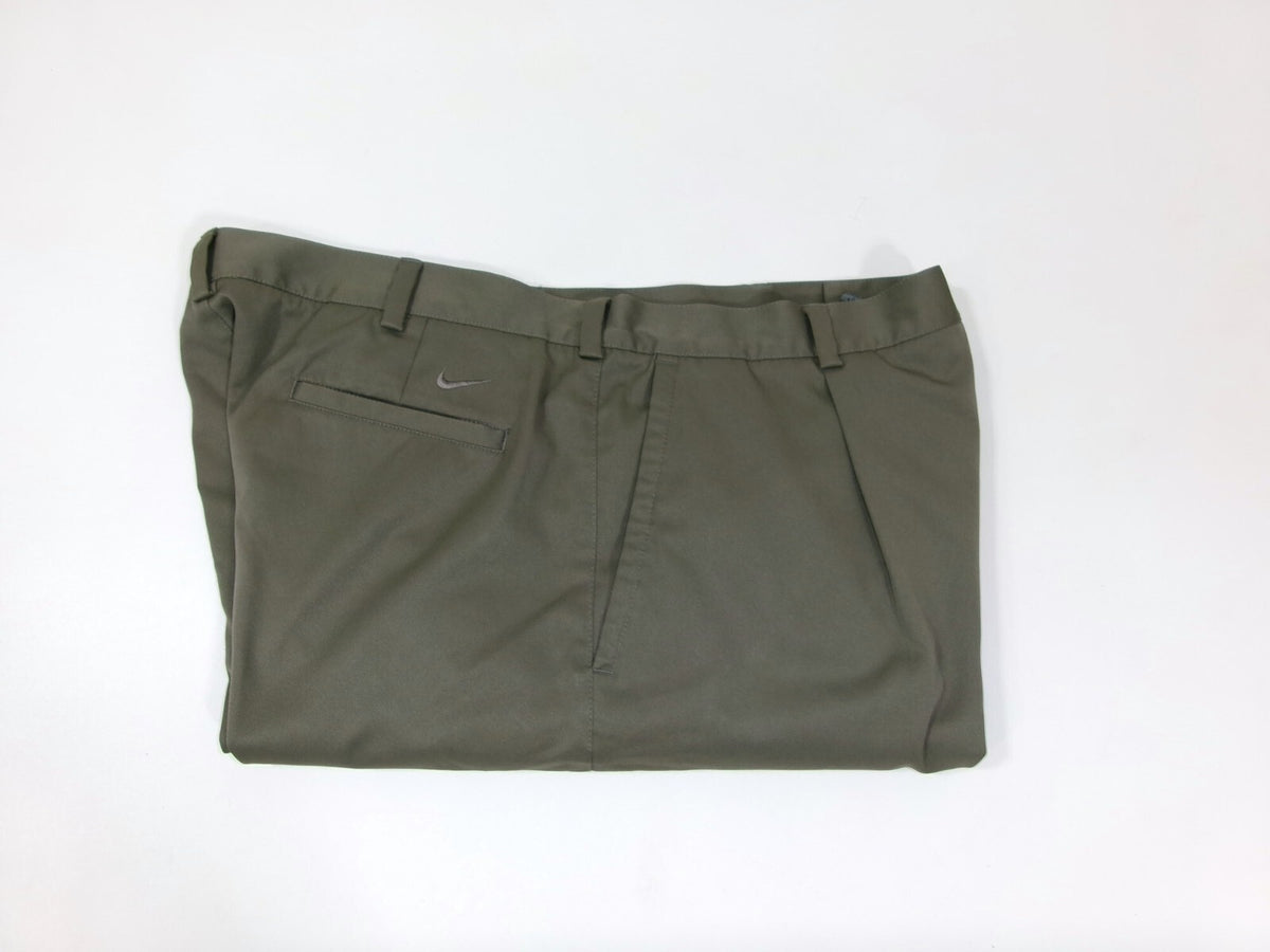 NIKE  Mens Olive Green Sports GOLF Shorts Size 40